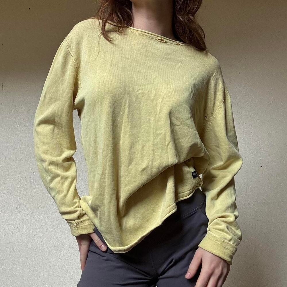 Butter yellow distressed vintage slouchy sweater - Picture 2 of 8